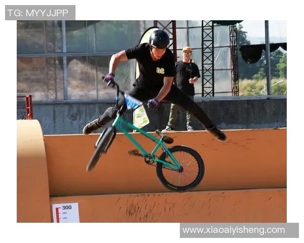 重庆极限运动队与深圳极限运动队赛后配合分析与战术反思 重庆极限运动队与深圳极限运动队赛后配合分析与战术反思