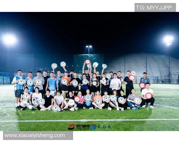 重庆飞盘队灵活性探秘：如何在赛场上展现卓越团队合作与个人技巧