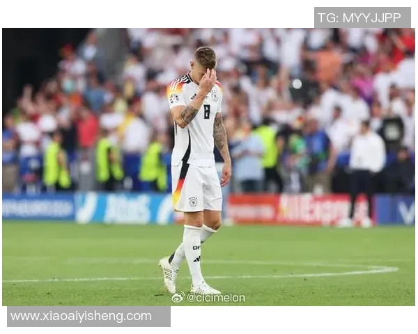 克罗斯：从足球天才到战术大师的华丽转身与职业生涯的辉煌历程